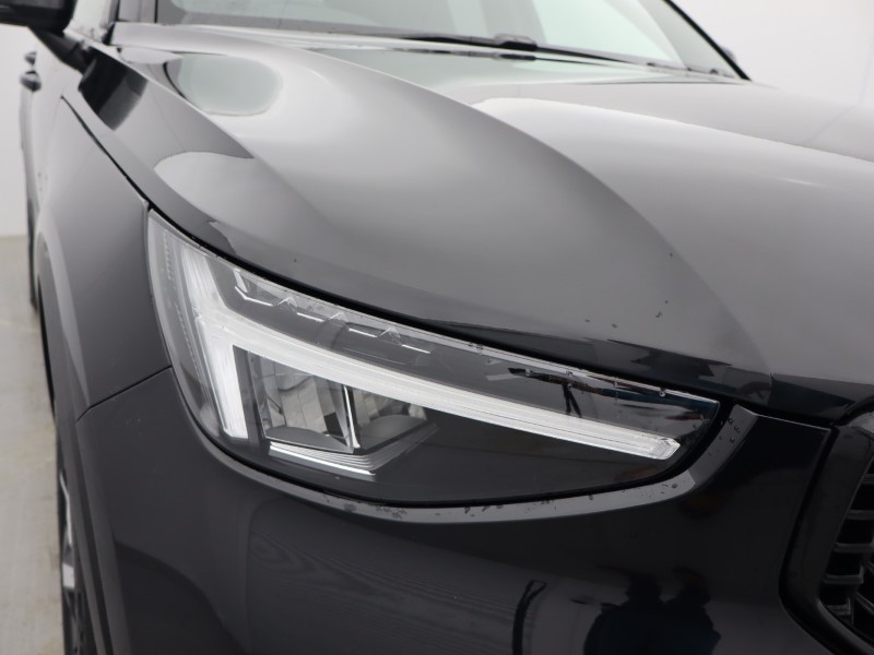 2025 (25) VOLVO XC40 2.0 B3P Plus Dark 5dr Auto  *VAT QUALIFYING* 4934573