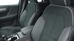 2025 (25) VOLVO XC40 2.0 B4P Plus Dark 5dr *VAT QUALIFYING* 4879664