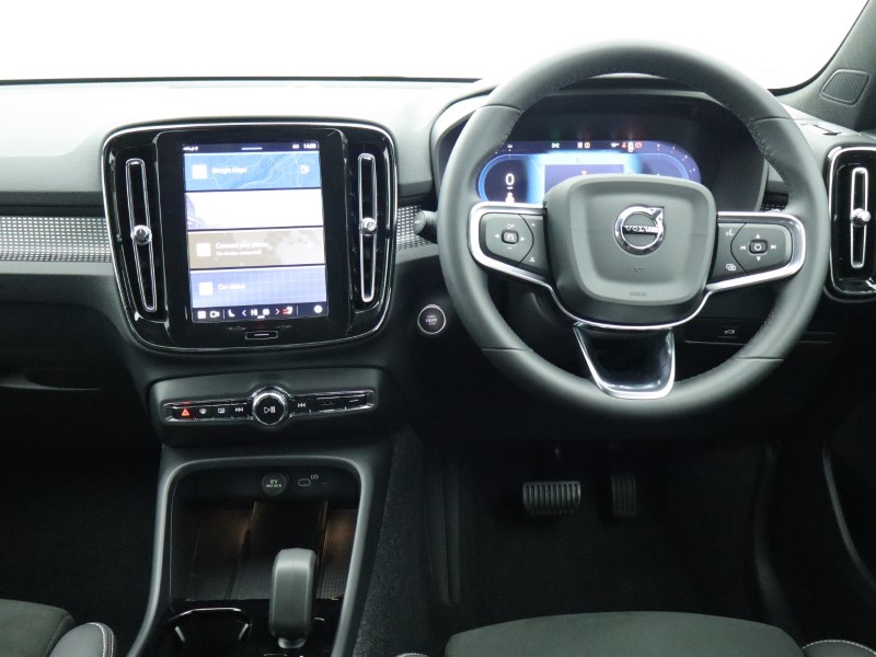 2025 (25) VOLVO XC40 2.0 B4P Plus Dark 5dr   *VAT QUALIFYING* 4879672