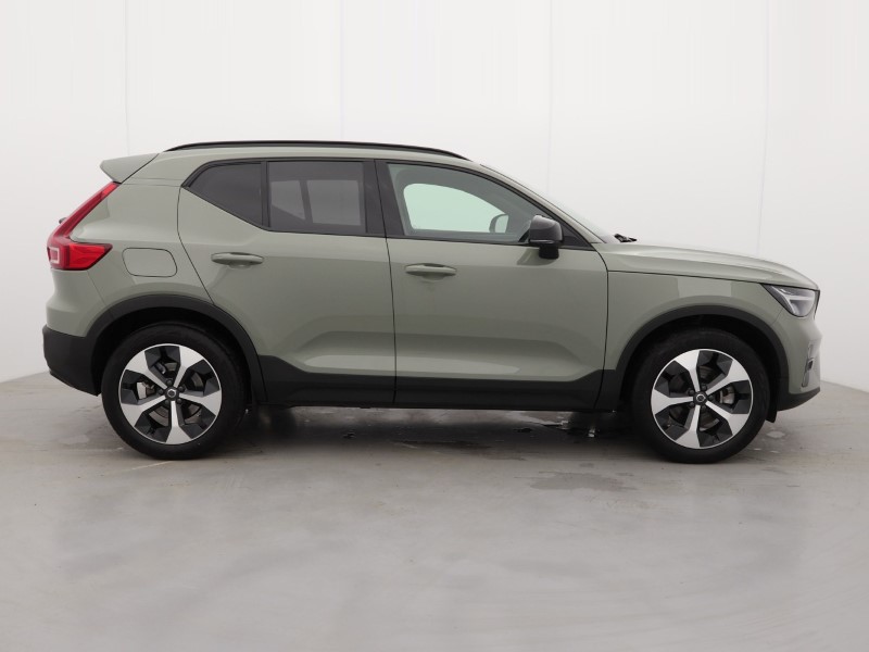 2025 (25) VOLVO XC40 2.0 B4P Plus Dark 5dr   *VAT QUALIFYING* 4879635