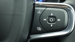 2025 (25) VOLVO XC40 2.0 B4P Plus Dark 5dr *VAT QUALIFYING* 4879675