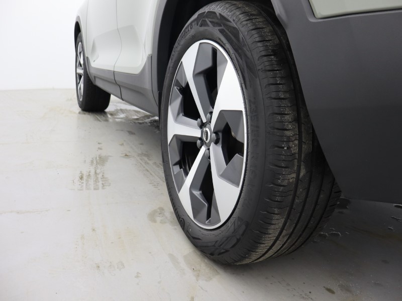 2025 (25) VOLVO XC40 2.0 B4P Plus Dark 5dr   *VAT QUALIFYING* 4879652