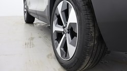 2025 (25) VOLVO XC40 2.0 B4P Plus Dark 5dr *VAT QUALIFYING* 4879652