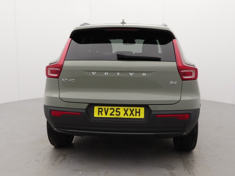 2025 (25) VOLVO XC40 2.0 B4P Plus Dark 5dr   *VAT QUALIFYING* 4879633