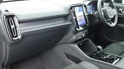 2025 (25) VOLVO XC40 2.0 B4P Plus Dark 5dr *VAT QUALIFYING* 4879665