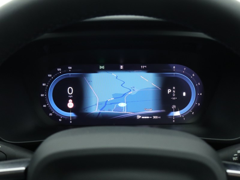 2025 (25) VOLVO XC40 2.0 B4P Plus Dark 5dr   *VAT QUALIFYING* 4879676