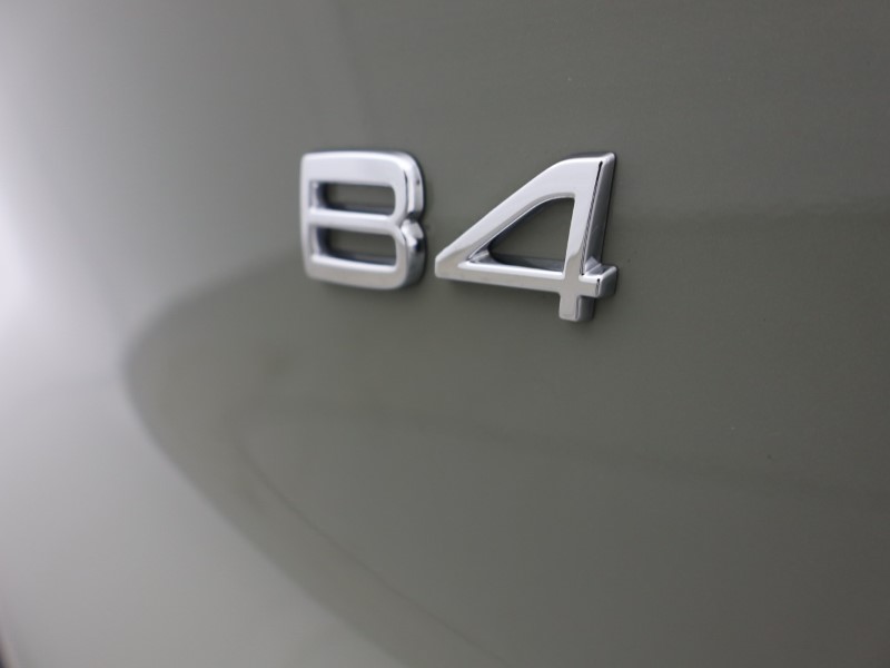 2025 (25) VOLVO XC40 2.0 B4P Plus Dark 5dr   *VAT QUALIFYING* 4879645