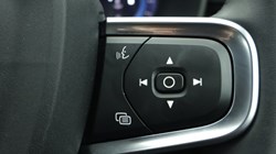 2025 (25) VOLVO XC40 2.0 B3P Plus Dark 5dr Auto 4898842