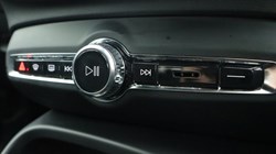 2025 (25) VOLVO XC40 2.0 B3P Plus Dark 5dr Auto 4898848