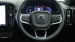 2025 (25) VOLVO XC40 2.0 B3P Plus Dark 5dr Auto 4898840