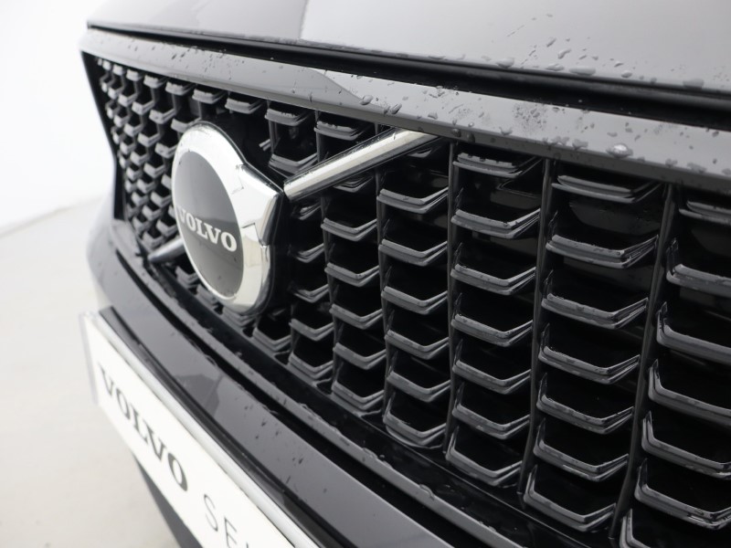 2025 (25) VOLVO XC40 2.0 B3P Plus Dark 5dr Auto 4898810