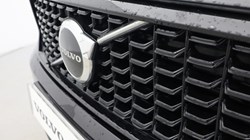2025 (25) VOLVO XC40 2.0 B3P Plus Dark 5dr Auto 4898810