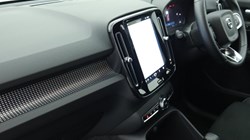 2025 (25) VOLVO XC40 2.0 B3P Plus Dark 5dr Auto 4898832