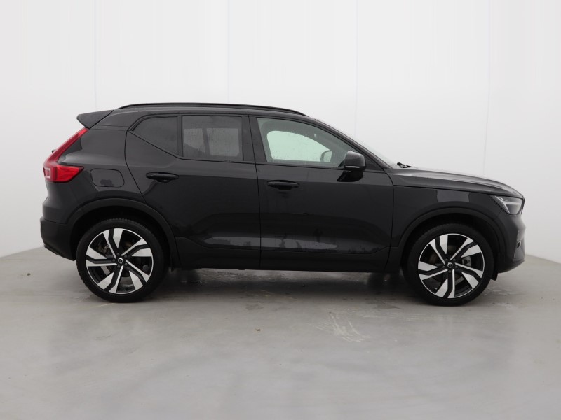 2025 (25) VOLVO XC40 2.0 B3P Plus Dark 5dr Auto 4898802