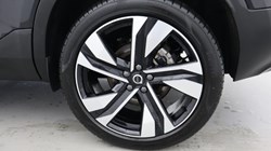 2025 (25) VOLVO XC40 2.0 B3P Plus Dark 5dr Auto 4898819