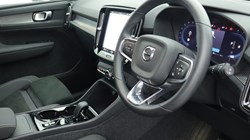 2025 (25) VOLVO XC40 2.0 B3P Plus Dark 5dr Auto 4898830