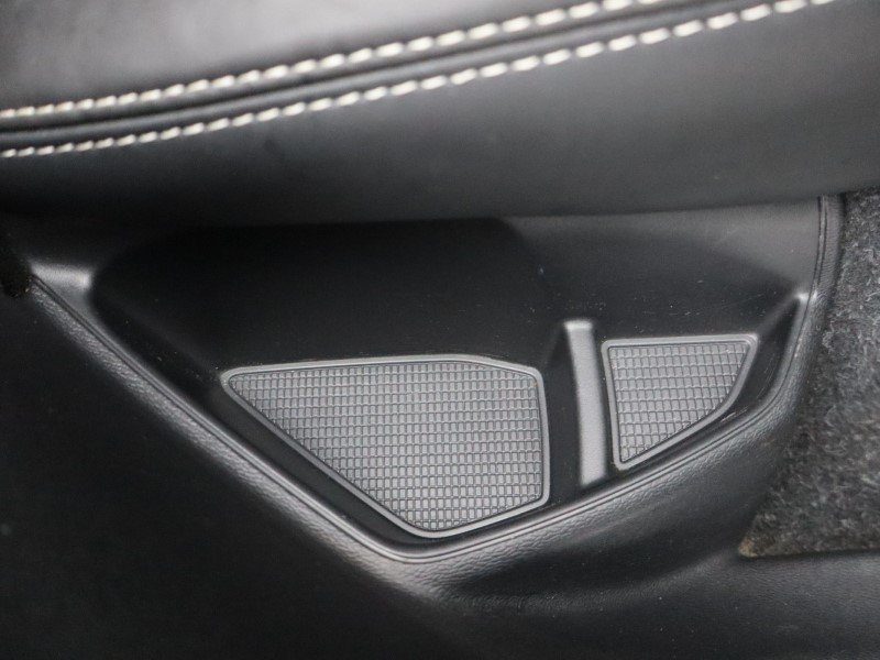 2020 (70) VOLVO XC40 2.0 B4P R DESIGN Pro 5dr Auto 4884938