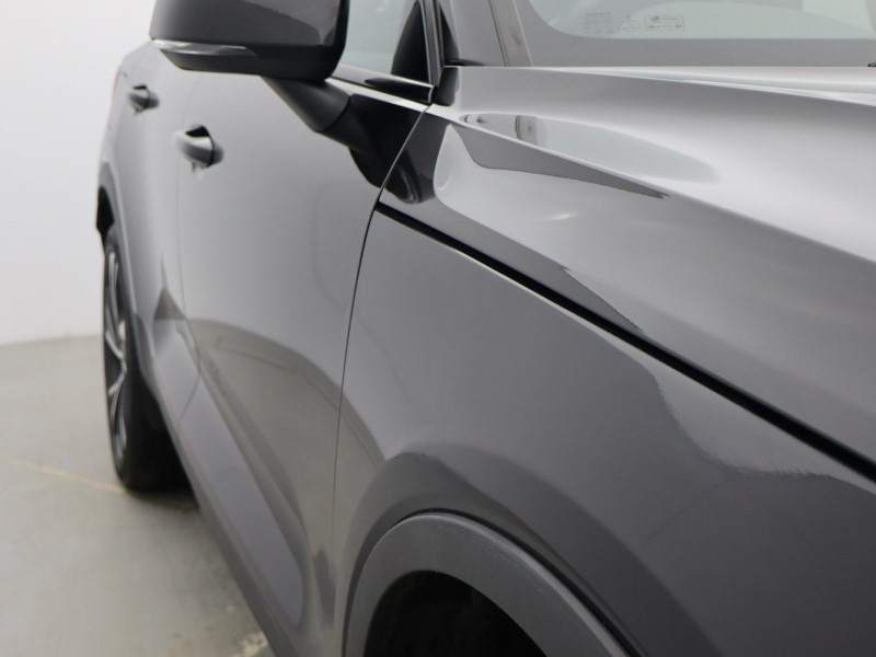 2020 (70) VOLVO XC40 2.0 B4P R DESIGN Pro 5dr Auto 4884913