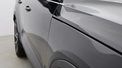 2020 (70) VOLVO XC40 2.0 B4P R DESIGN Pro 5dr Auto 4884913