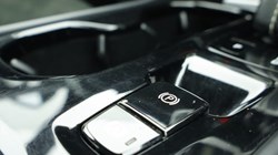 2020 (70) VOLVO XC40 2.0 B4P R DESIGN Pro 5dr Auto 4884953