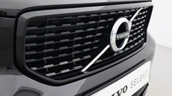 2020 (70) VOLVO XC40 2.0 B4P R DESIGN Pro 5dr Auto 4884910