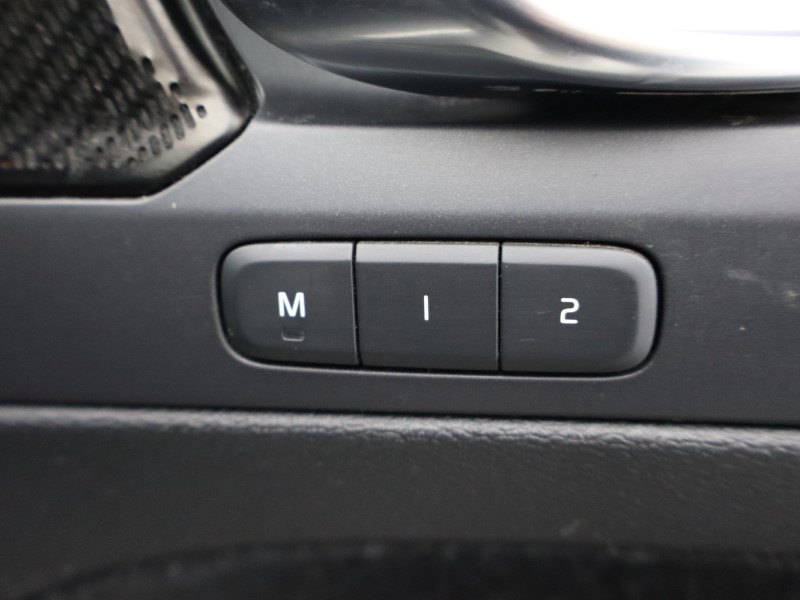 2020 (70) VOLVO XC40 2.0 B4P R DESIGN Pro 5dr Auto 4884929