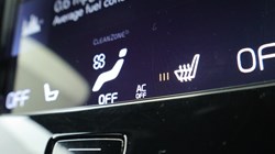 2020 (70) VOLVO XC40 2.0 B4P R DESIGN Pro 5dr Auto 4884950