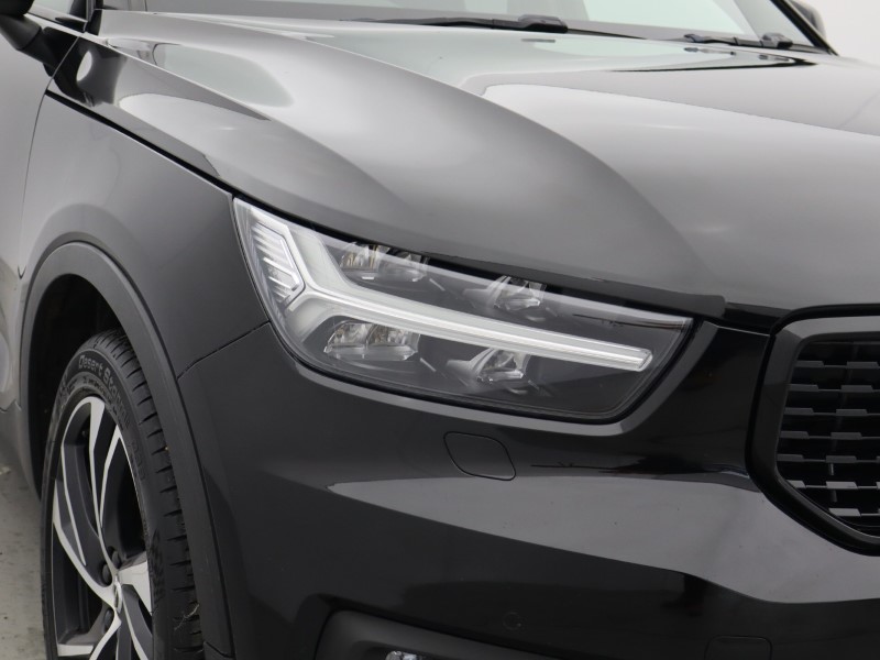 2020 (70) VOLVO XC40 2.0 B4P R DESIGN Pro 5dr Auto 4884909