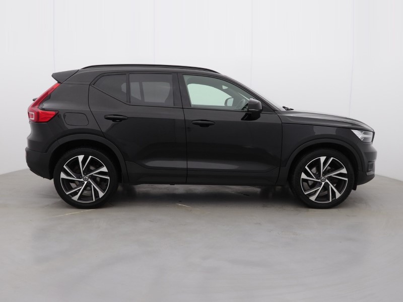 2020 (70) VOLVO XC40 2.0 B4P R DESIGN Pro 5dr Auto 4884906