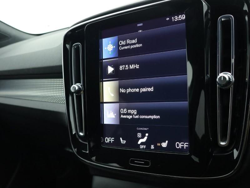 2020 (70) VOLVO XC40 2.0 B4P R DESIGN Pro 5dr Auto 4884946