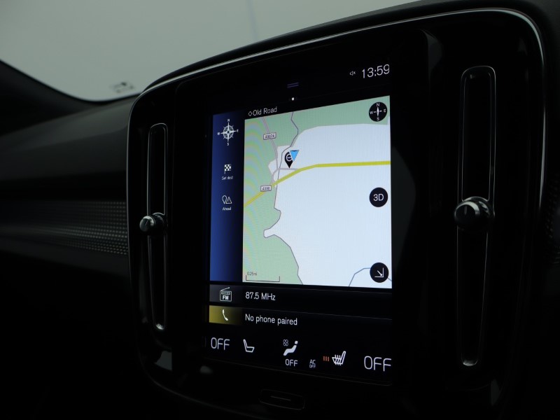 2020 (70) VOLVO XC40 2.0 B4P R DESIGN Pro 5dr Auto 4884947