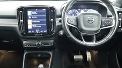 2020 (70) VOLVO XC40 2.0 B4P R DESIGN Pro 5dr Auto 4884941