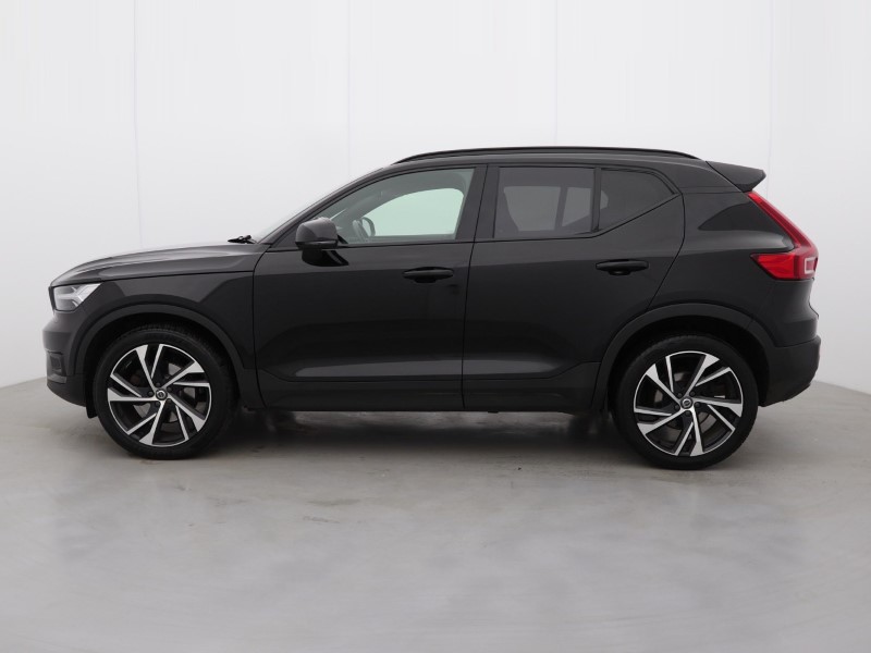 2020 (70) VOLVO XC40 2.0 B4P R DESIGN Pro 5dr Auto 4884905