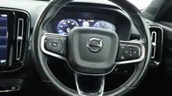 2020 (70) VOLVO XC40 2.0 B4P R DESIGN Pro 5dr Auto 4884942