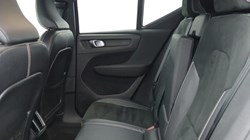 2020 (70) VOLVO XC40 2.0 B4P R DESIGN Pro 5dr Auto 4884924