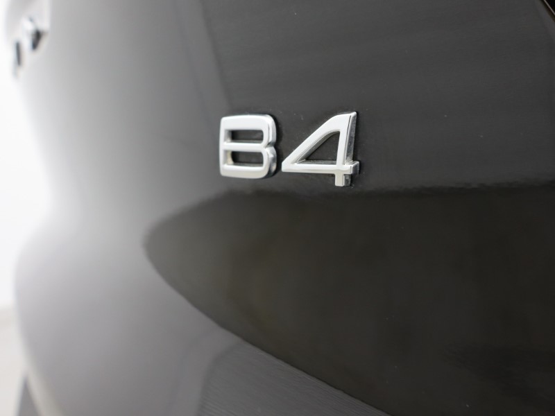 2020 (70) VOLVO XC40 2.0 B4P R DESIGN Pro 5dr Auto 4884917