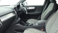 2025 (25) VOLVO XC40 2.0 B3P Core 5dr Auto *VAT QUALIFYING* 4896902