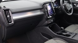 2025 (25) VOLVO XC40 2.0 B3P Core 5dr Auto *VAT QUALIFYING* 4896913