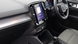 2025 (25) VOLVO XC40 2.0 B3P Core 5dr Auto *VAT QUALIFYING* 4896914