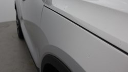 2025 (25) VOLVO XC40 2.0 B3P Core 5dr Auto *VAT QUALIFYING* 4896891