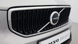 2025 (25) VOLVO XC40 2.0 B3P Core 5dr Auto *VAT QUALIFYING* 4896888