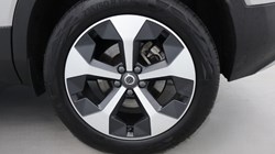2025 (25) VOLVO XC40 2.0 B3P Core 5dr Auto *VAT QUALIFYING* 4965094