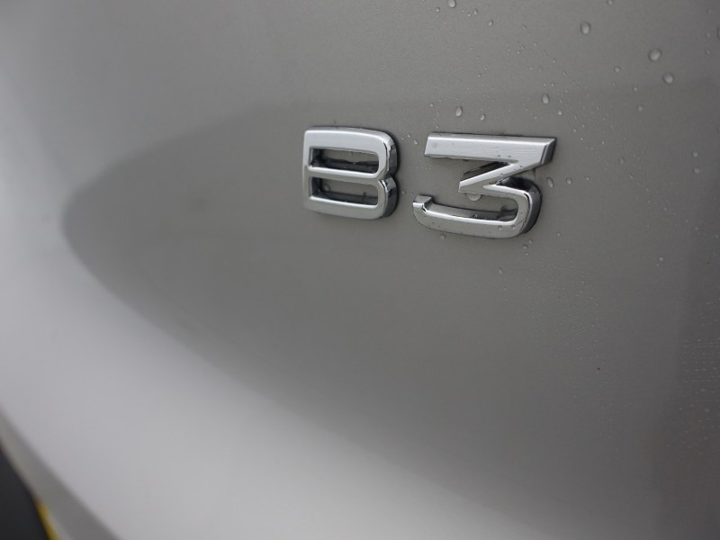 2025 (25) VOLVO XC40 2.0 B3P Core 5dr Auto *VAT QUALIFYING* 4896894