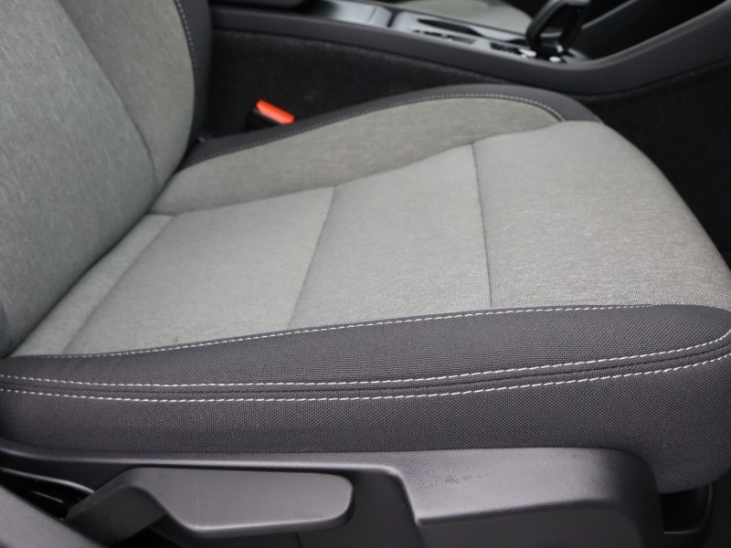 2025 (25) VOLVO XC40 2.0 B3P Core 5dr Auto *VAT QUALIFYING* 4896910