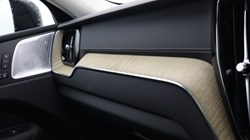 2025 (25) VOLVO XC60 2.0 B5P Ultra Dark 5dr AWD Geartronic 4899778