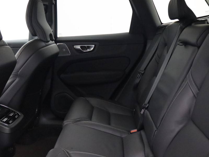 2025 (25) VOLVO XC60 2.0 B5P Ultra Dark 5dr AWD Geartronic 4899740