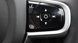 2025 (25) VOLVO XC60 2.0 B5P Ultra Dark 5dr AWD Geartronic 4899768