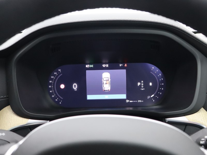 2025 (25) VOLVO XC60 2.0 B5P Ultra Dark 5dr AWD Geartronic 4899767