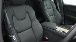 2025 (25) VOLVO XC60 2.0 B5P Ultra Dark 5dr AWD Geartronic 4899751
