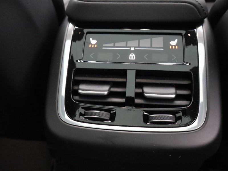 2025 (25) VOLVO XC60 2.0 B5P Ultra Dark 5dr AWD Geartronic 4899763